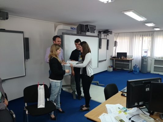  /> </div>
<div> </div>
<div style=