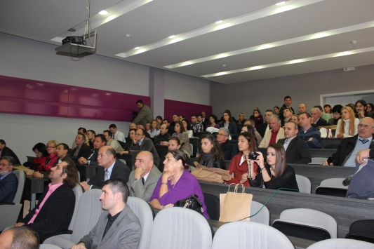  /> </div>
<div> </div>
<div align=