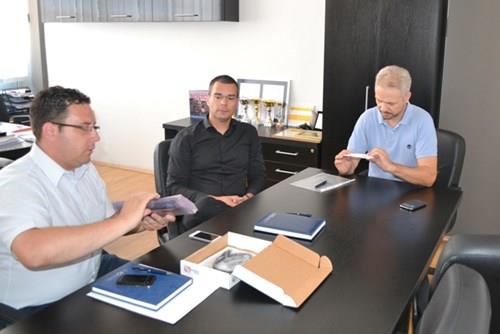  /> </div>
<div> </div>
<div><img src=